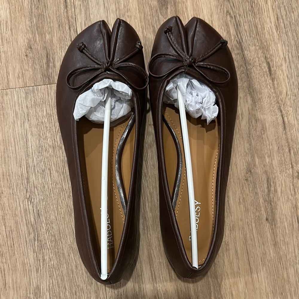 Brown Tabi Split-Toe Ballet Flats with Bow | Raboesy | Size 10 (Fits 9.5)